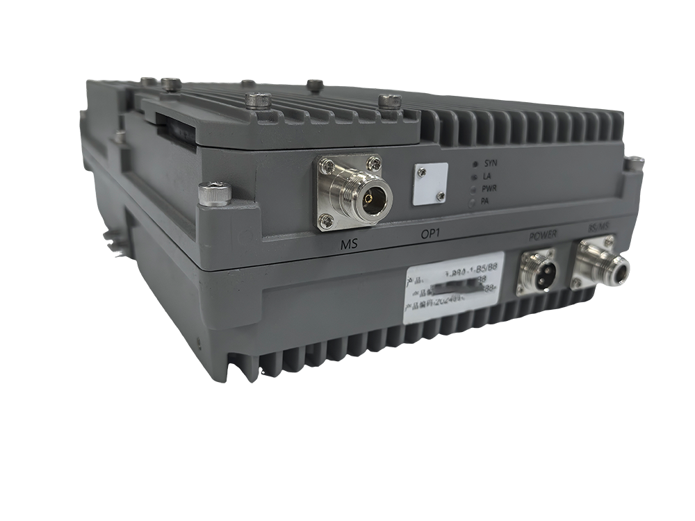  双塔三频手机信号接收器2000㎡